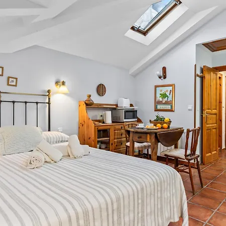Montecaoru - Aptos. Y Apartahotel